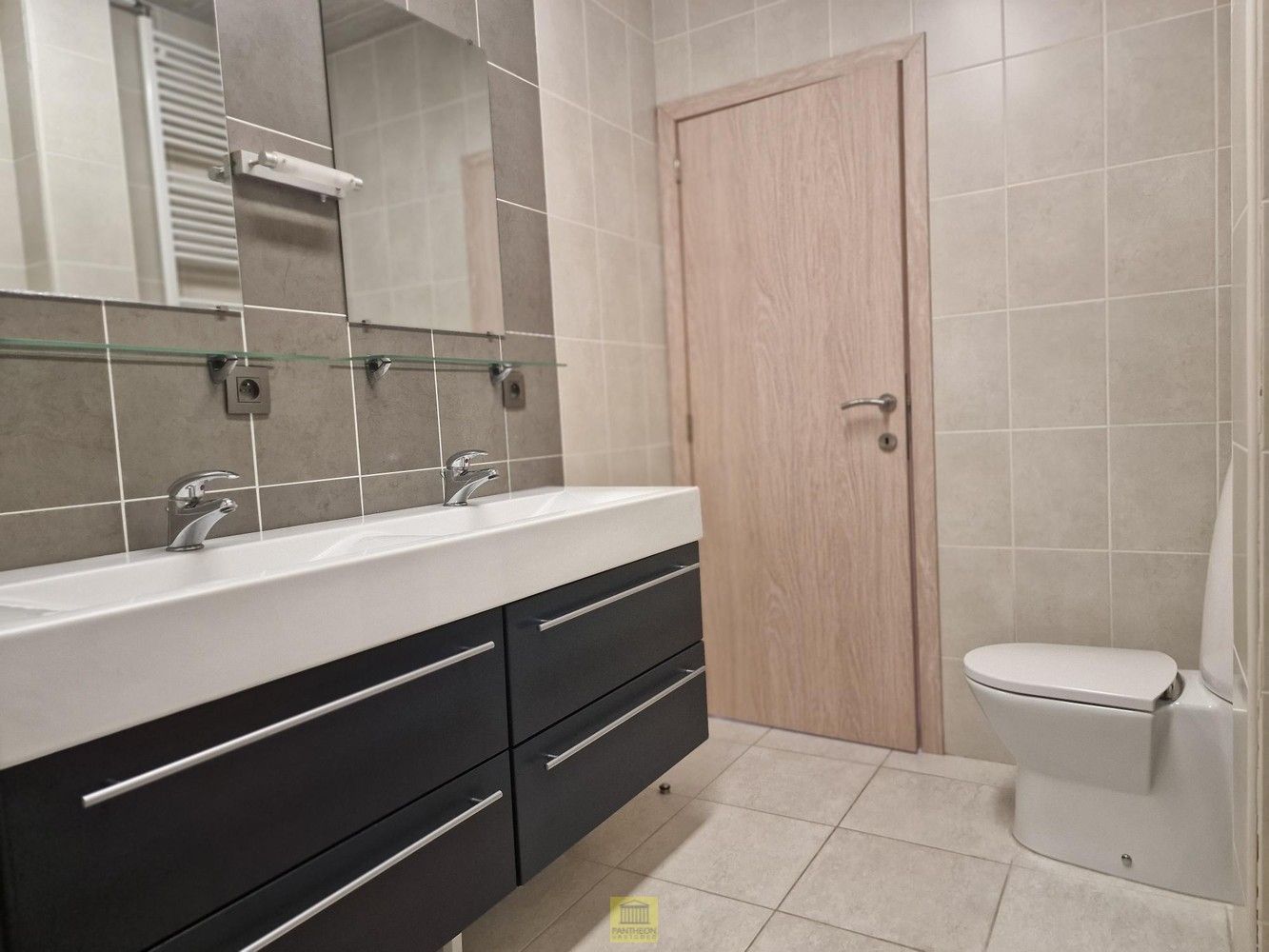 Interessant opbrengsteigendom met 3 appartementen in het hart van Vlezenbeek foto 8