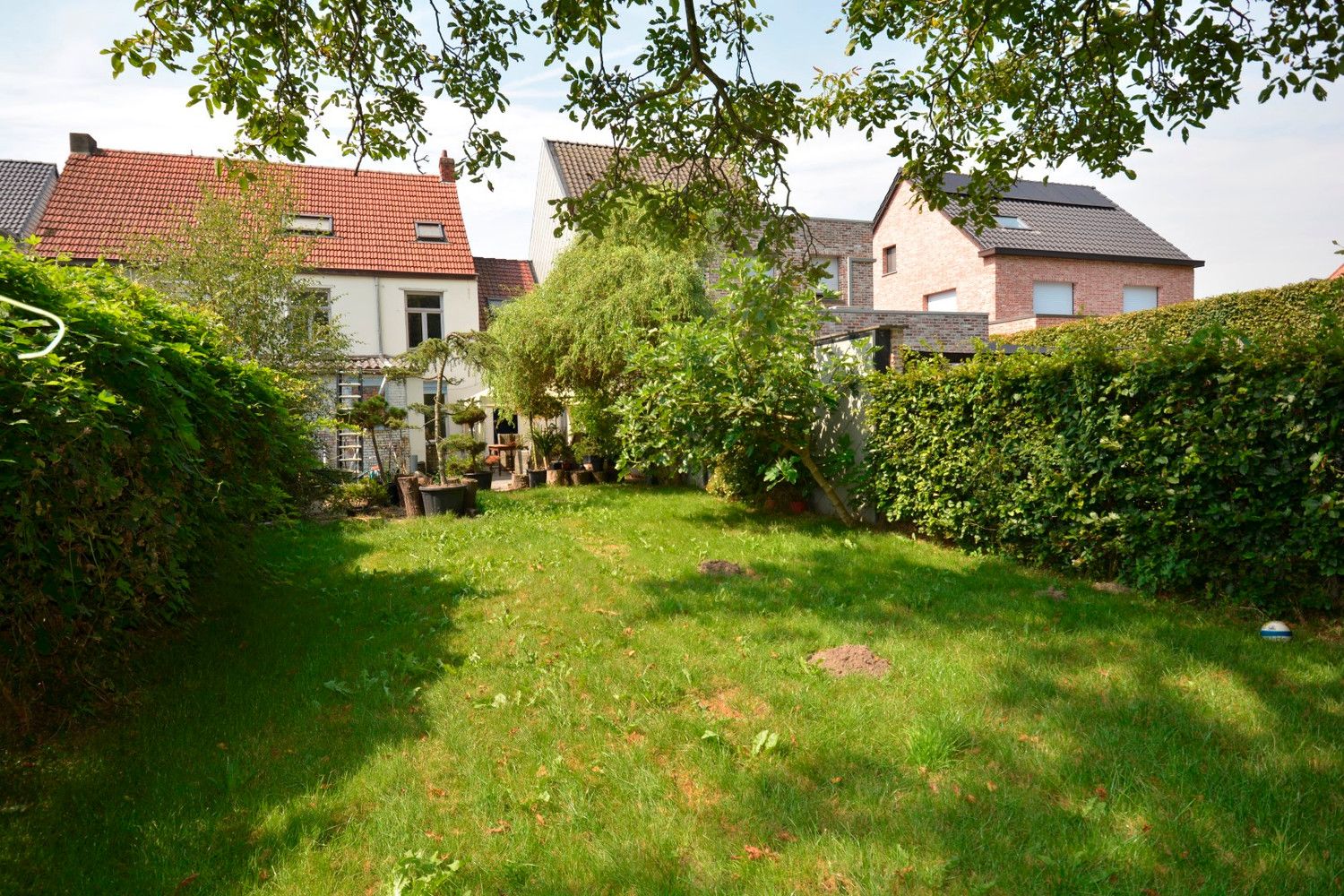 CHARMANTE WONING MET 3 SLK EN TUIN TE CENTRUM RANST! foto 2