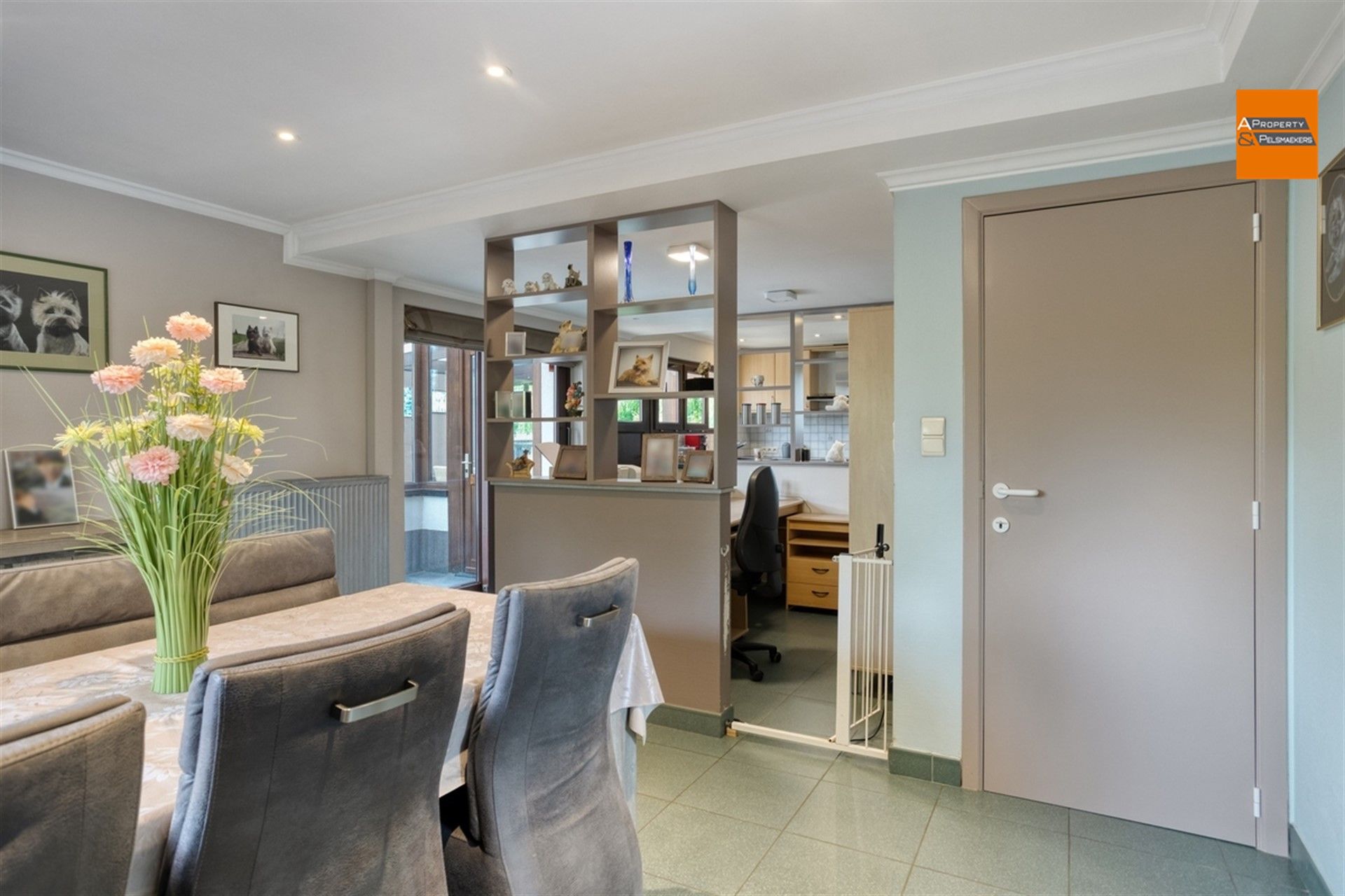 Gerenoveerde woning met ruime tuin foto 8