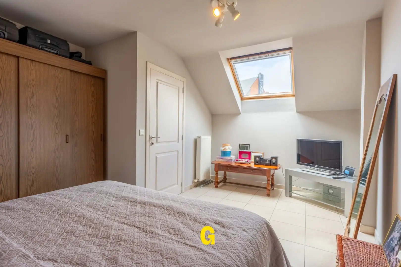 Netjes verzorgd duplex appartement met drie slaapkamers en standplaats op wandelafstand van de markt foto 3