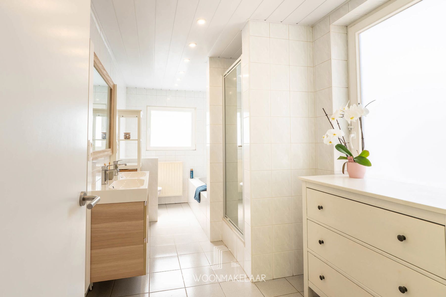 Stijlvolle woning met 3 SLK's, tuin en oprit nabij Boom park foto 13