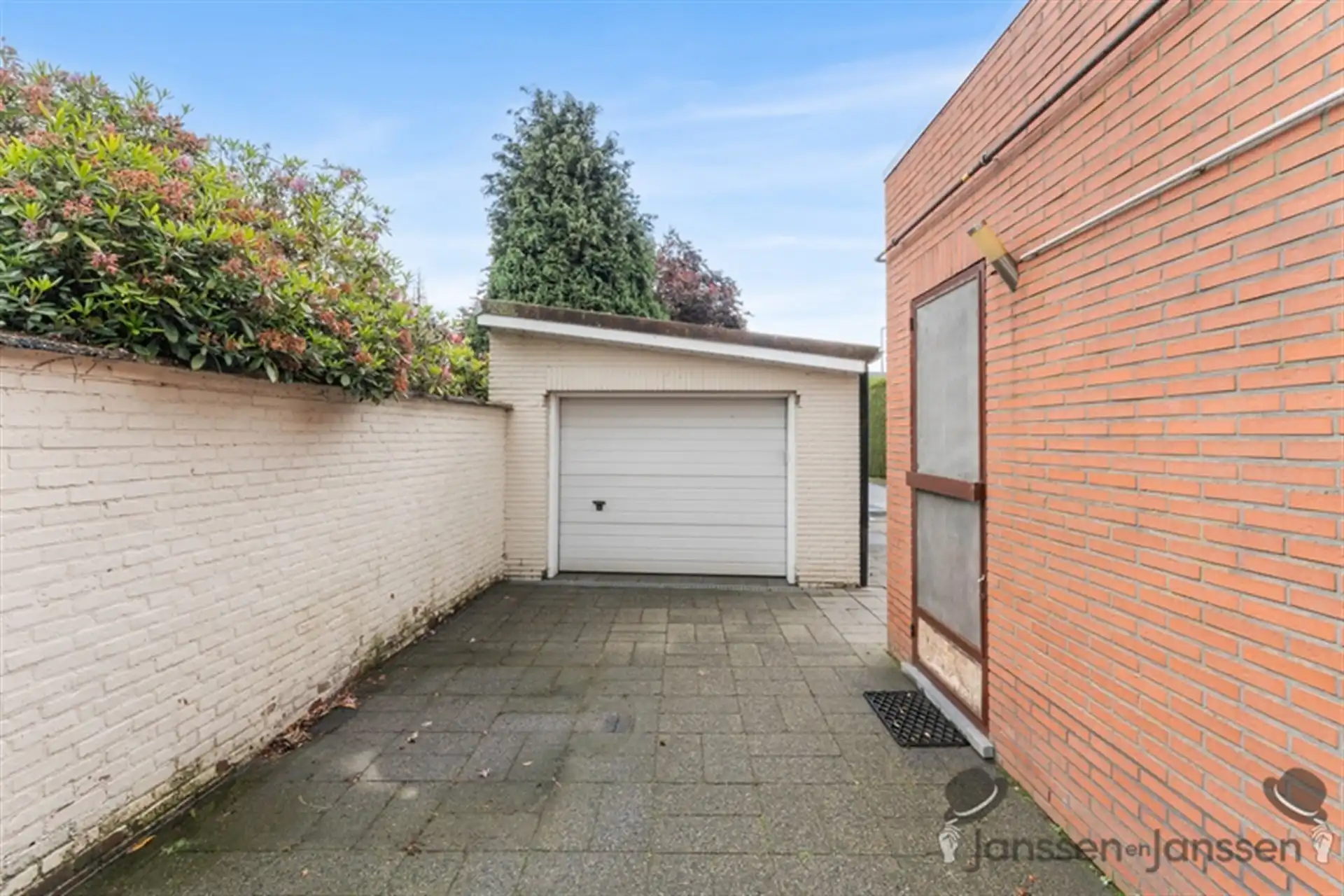 Woning met 3 slaapkamers en verwarmd zwembad foto 3
