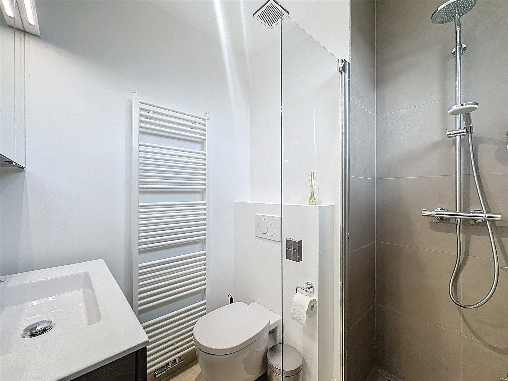 Recente woning met 4 slk en autostaanplaats op toplocatie foto 17