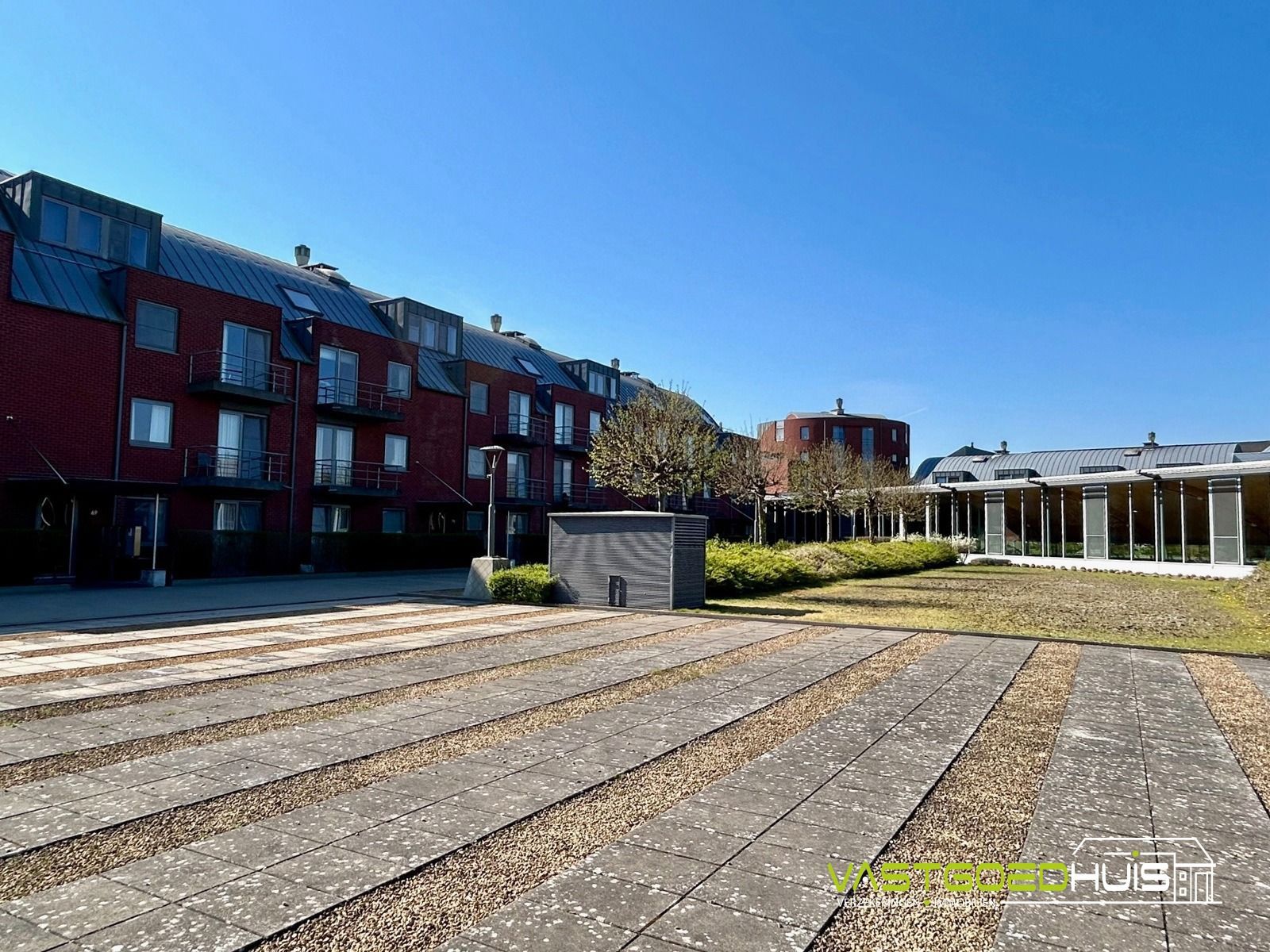 Prachtig appartement met terras, garage en autostaanplaatsen foto 5