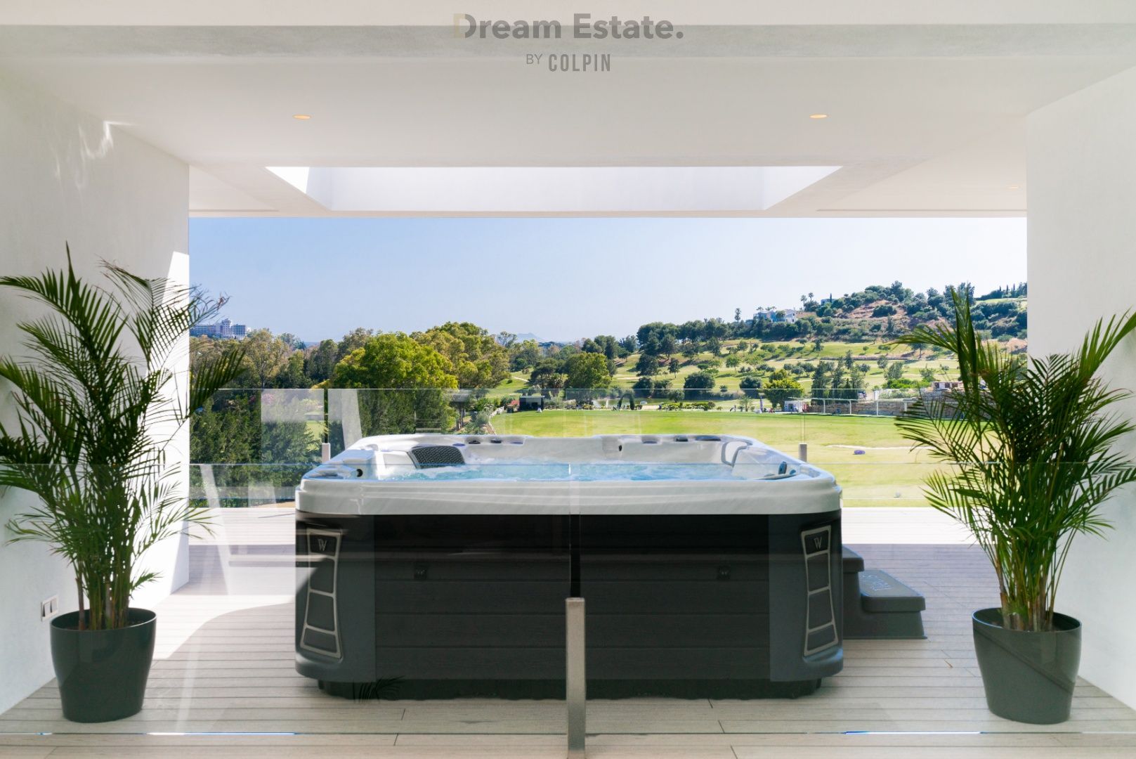 Gloednieuwe moderne eerstelijns golf villa met zeezicht. foto 9