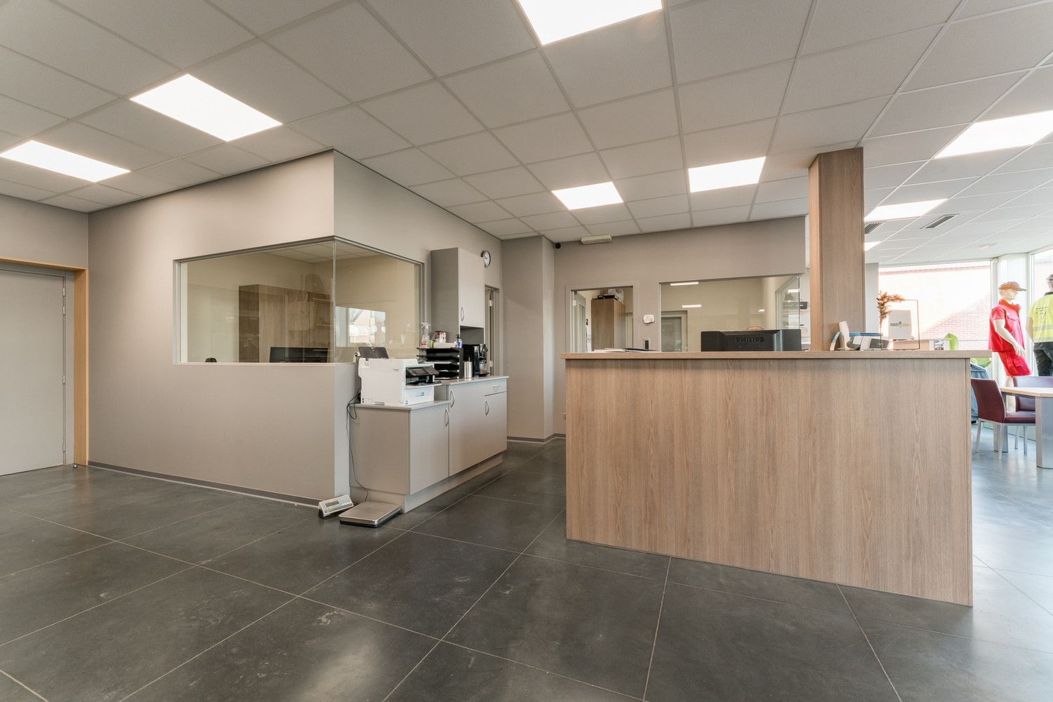 COMMERCIEEL GEBOUW foto 23