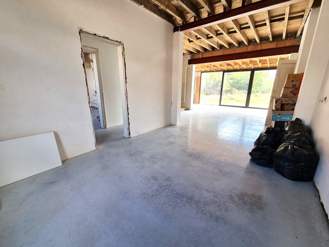 Zeer ruime woning op 10a78ca met 309m² bewoonbare opp, 5 slks, 2 badkamers. foto 4