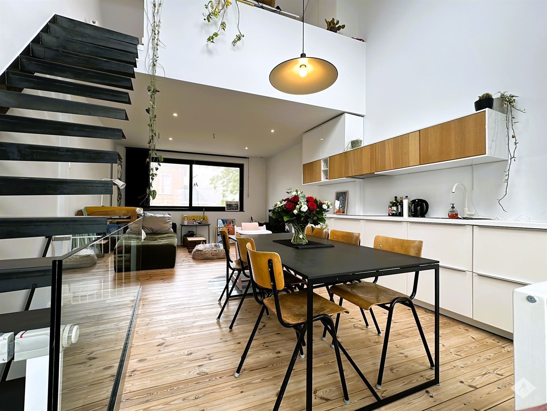 Volledig gerenoveerde woning met architecturale uitstraling te Buggenhout foto 2