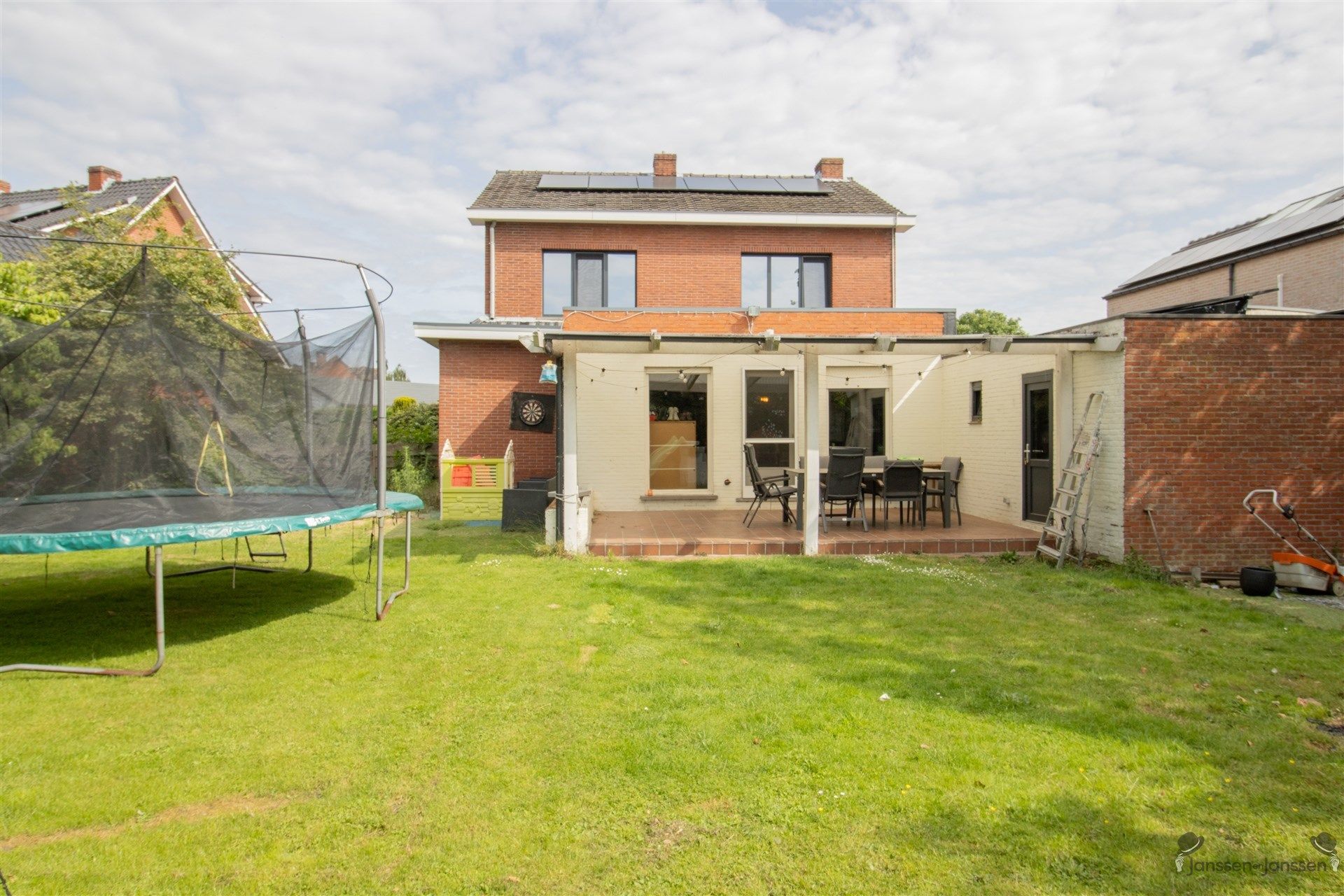 Verder af te werken, deels gerenoveerde vrijstaande woning met 3 slaapkamers op 632 m² foto 13