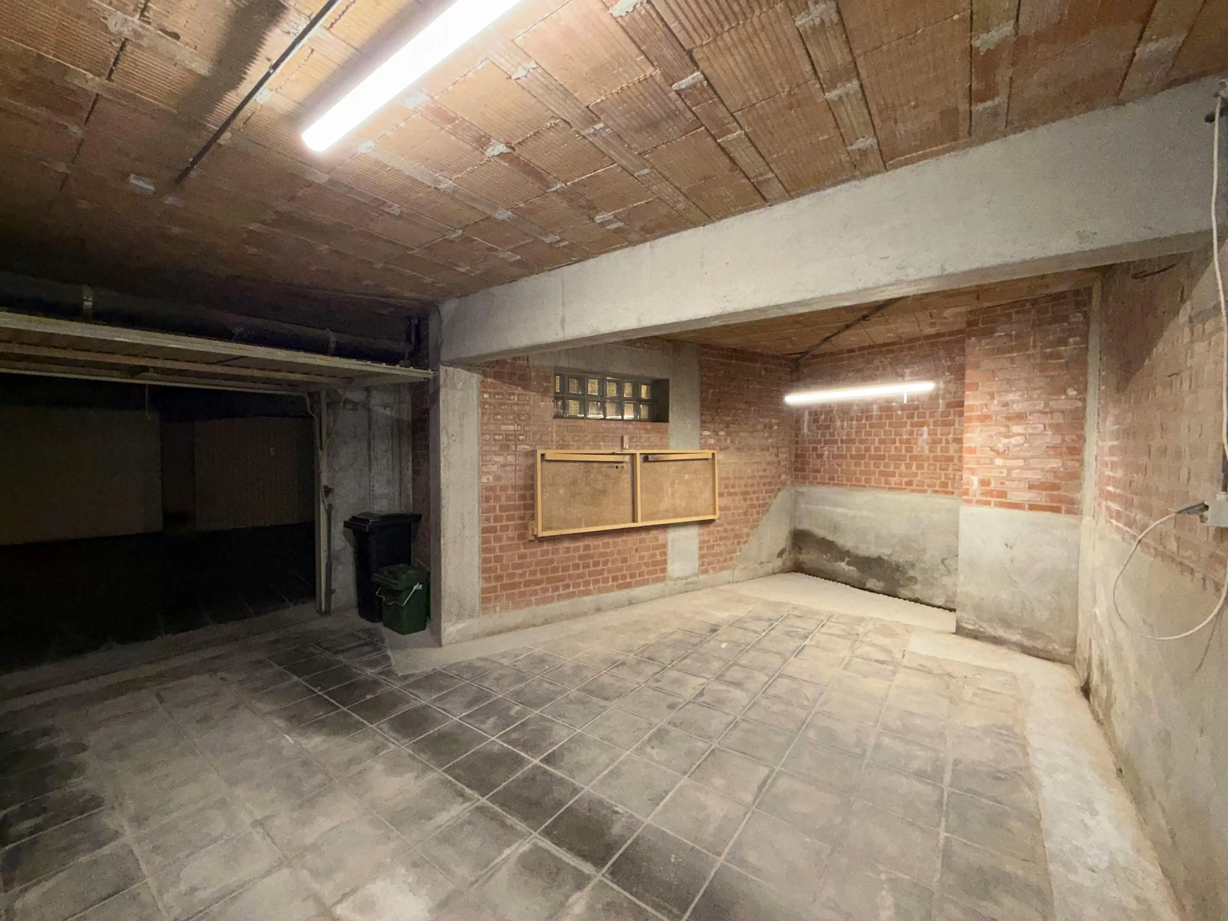 Appartement met vier kamers en garage te koop in Ieper foto 19