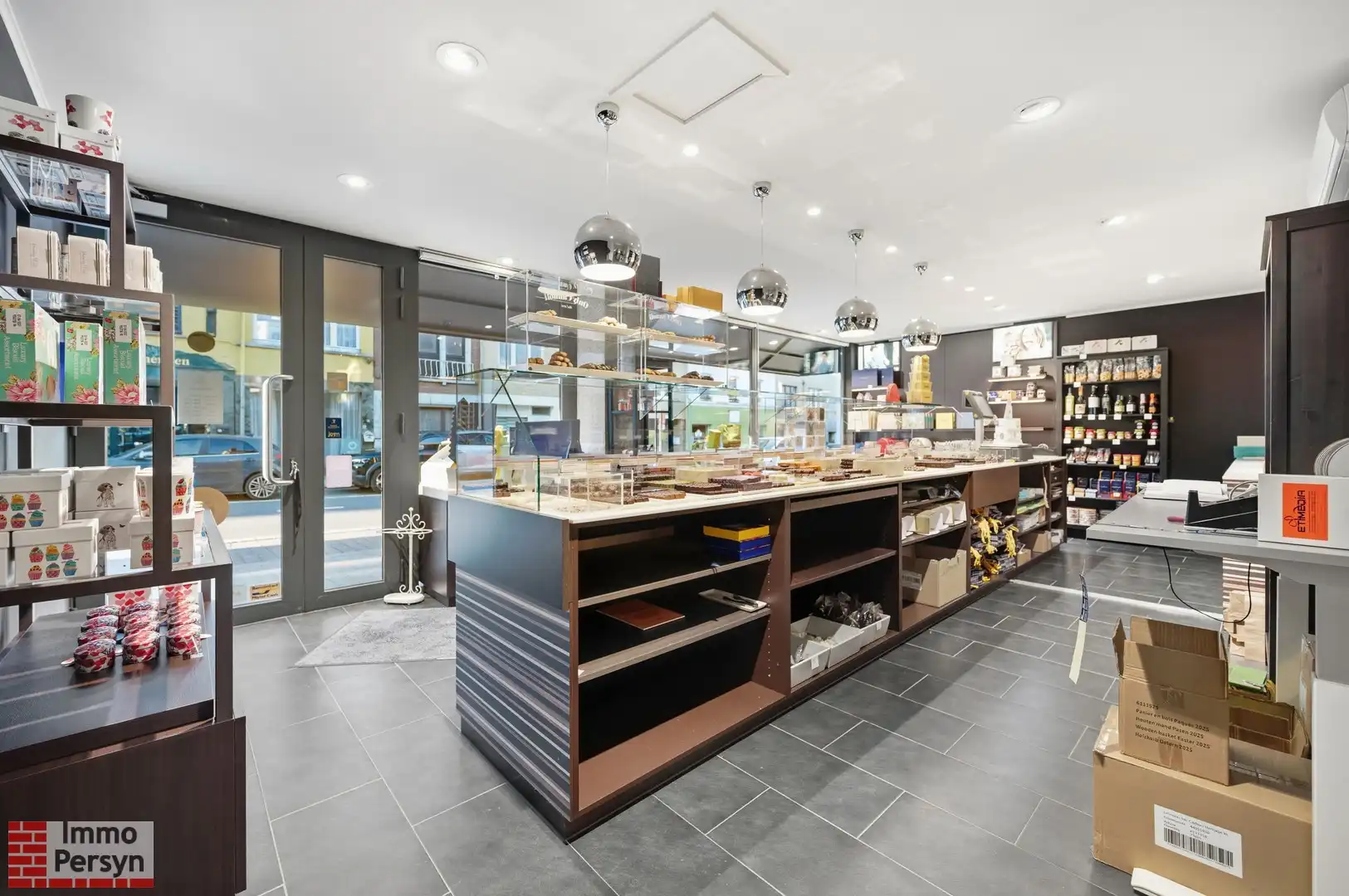 Zorgeloze investering op toplocatie: Gerenoveerd handelspand (Leonidas) in hartje Scherpenheuvel foto 4