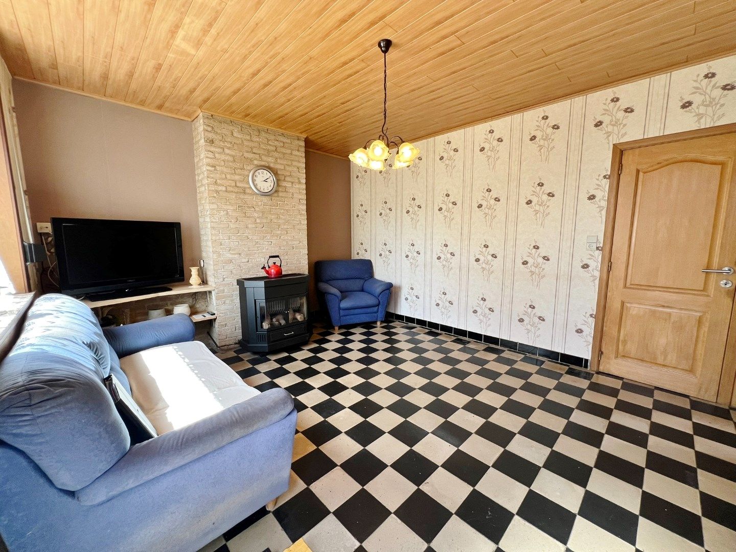 Te renoveren woning in de rustige dorpskern van Elverdinge.  foto 3
