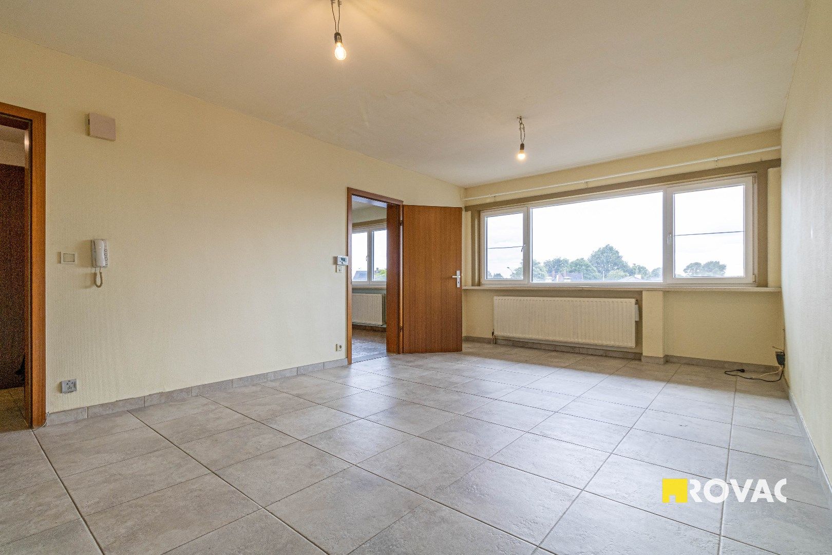 Lichtrijk appartement met 1 slaapkamer nabij de N36 foto 5