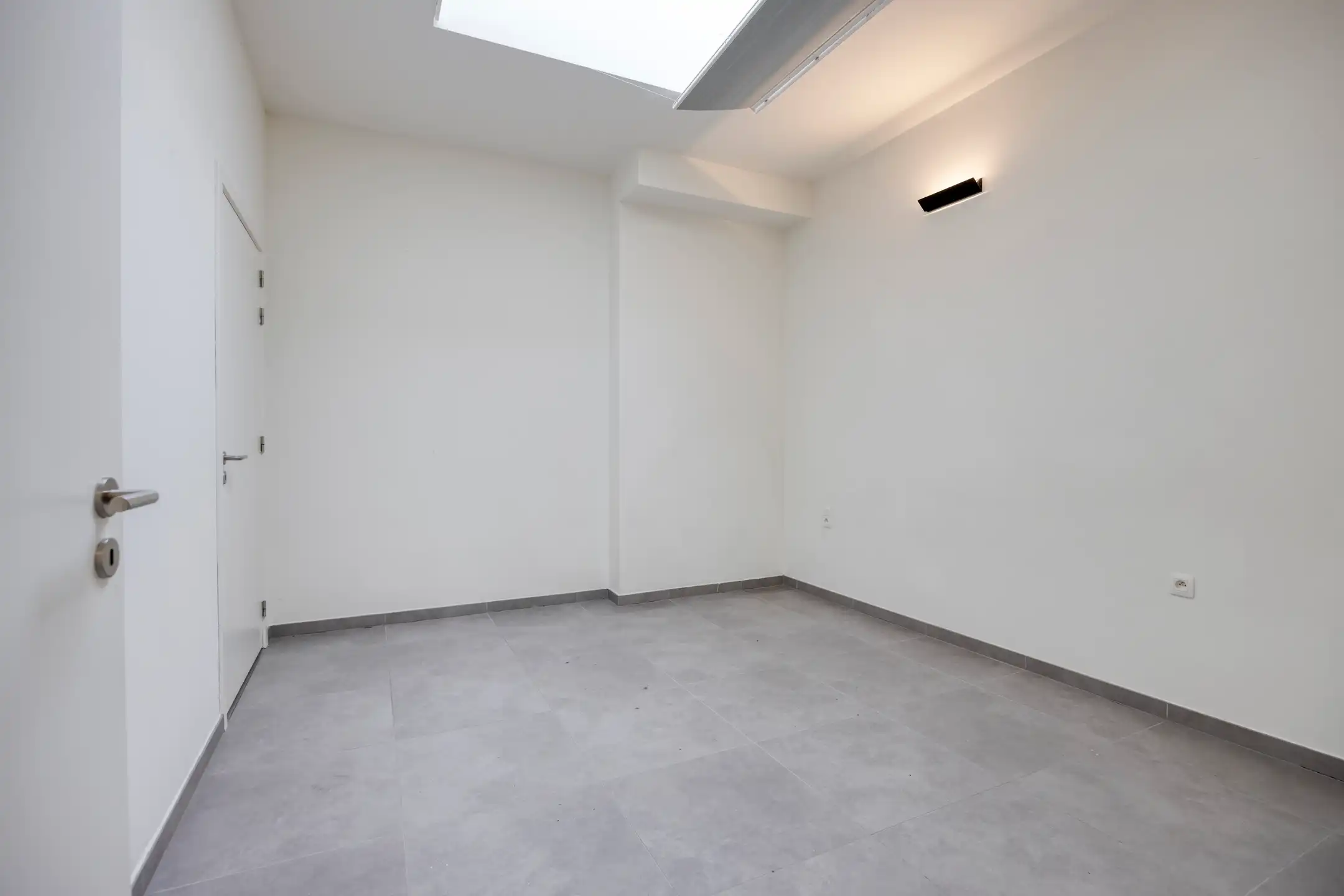 Lichtrijk appartement gelegen in het centrum van Breendonk. foto 7