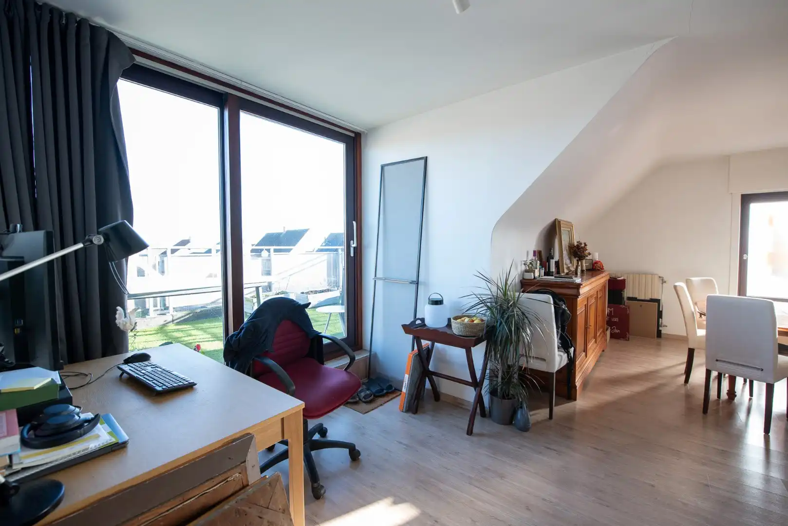 Instapklaar appartement met ruim terras! foto 5