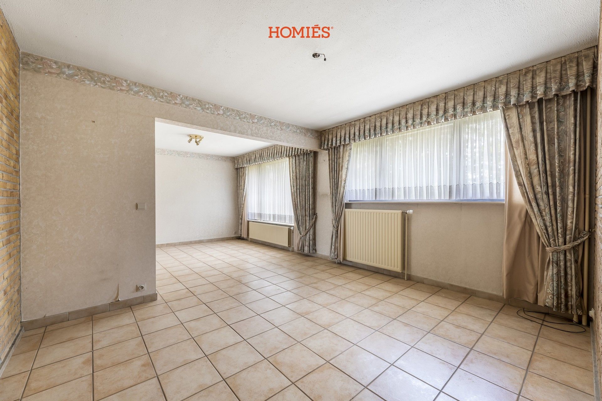Te renoveren woning met veel potentieel foto 4