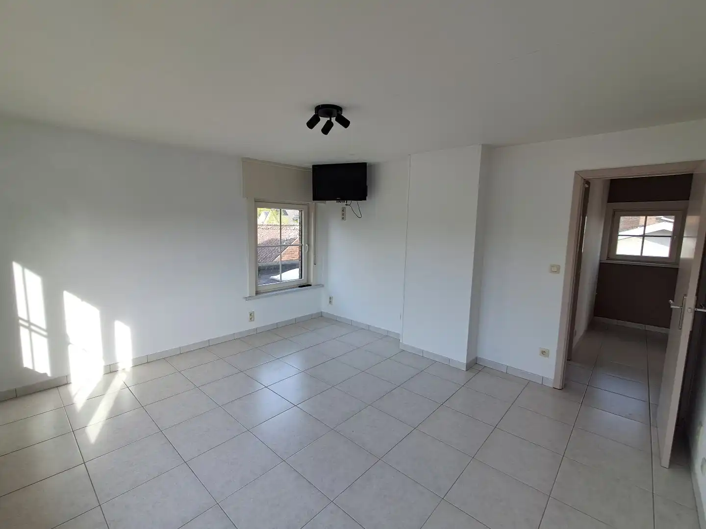 Woning in Sijsele met ruime tuin en grote garage! foto 20