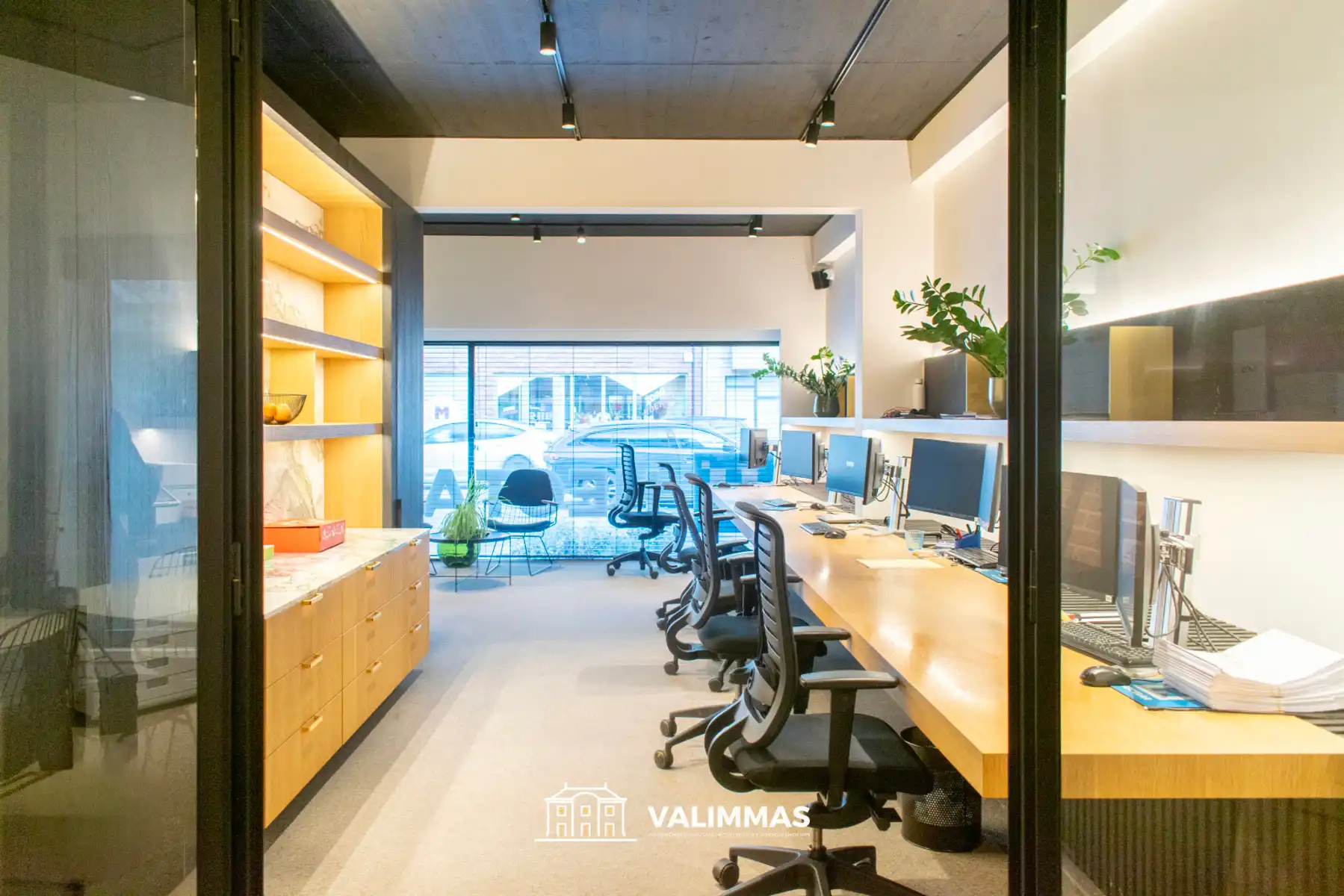 Bijzonder stijlvol ingerichte praktijk- of kantoorruimte... foto 7