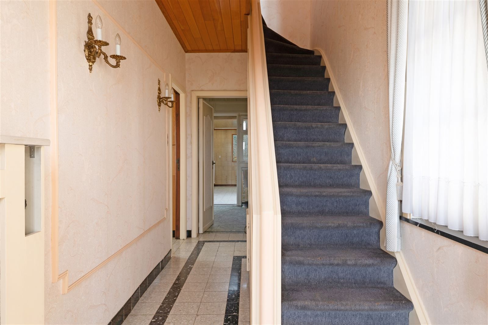 Landelijke woning met eindeloze mogelijkheden! foto 8