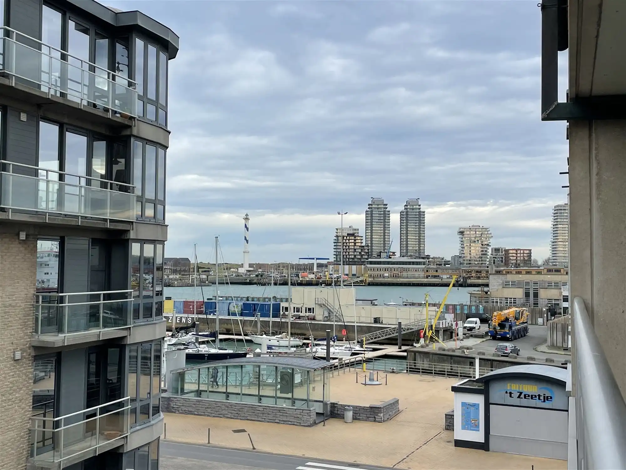 Gemeubeld appartement met 1 slaapkamer foto 11