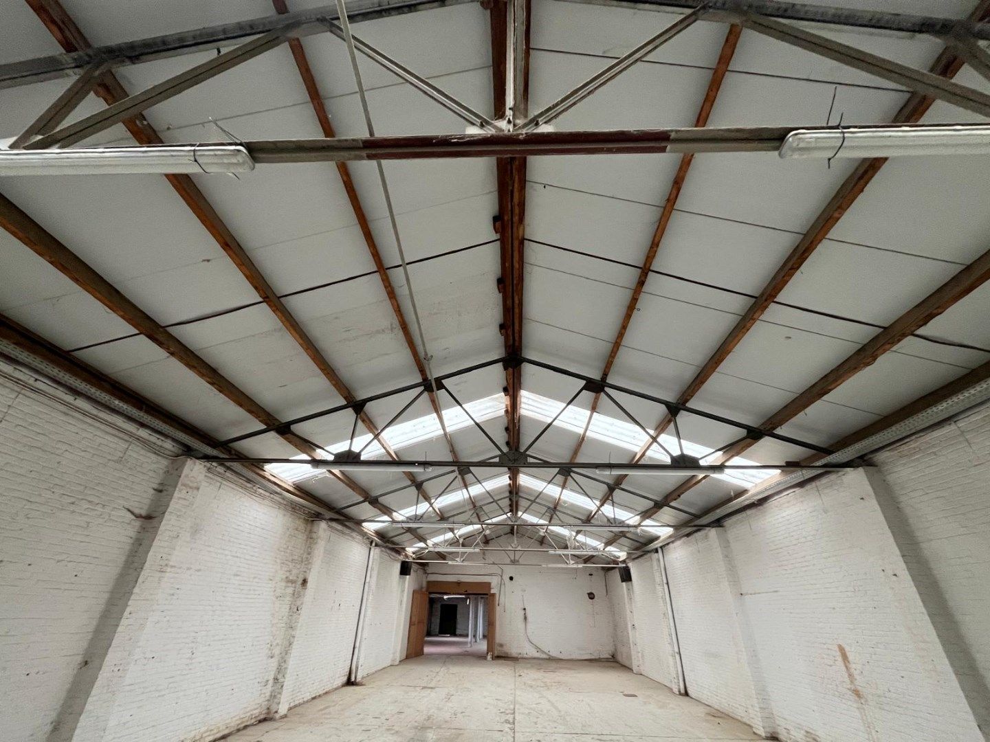 Industrieel atelier met woonst, centraal gelegen foto 5