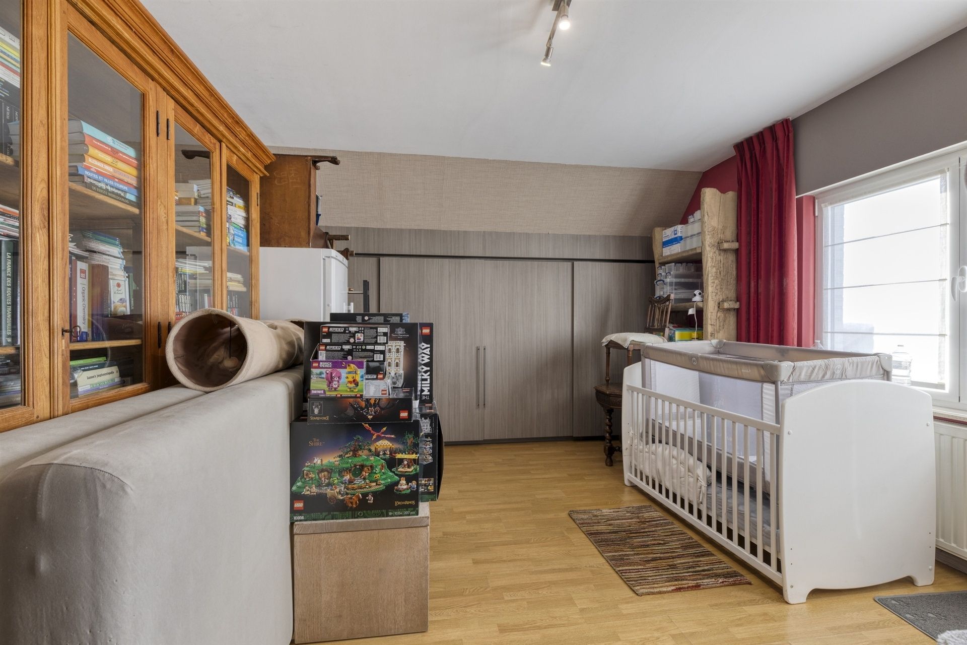 Karaktervolle, ruime villa met 4 slaapkamers foto 17