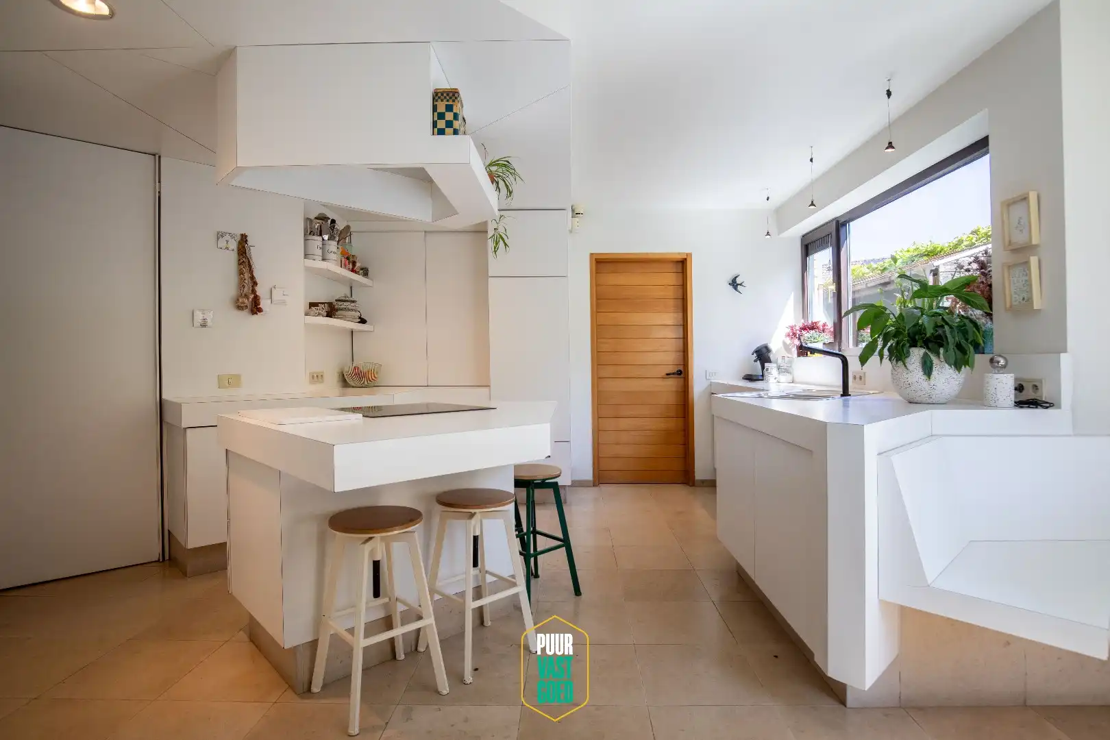 PUUR ARCHITECTUUR - 80's modernisme met een hoek af foto 4