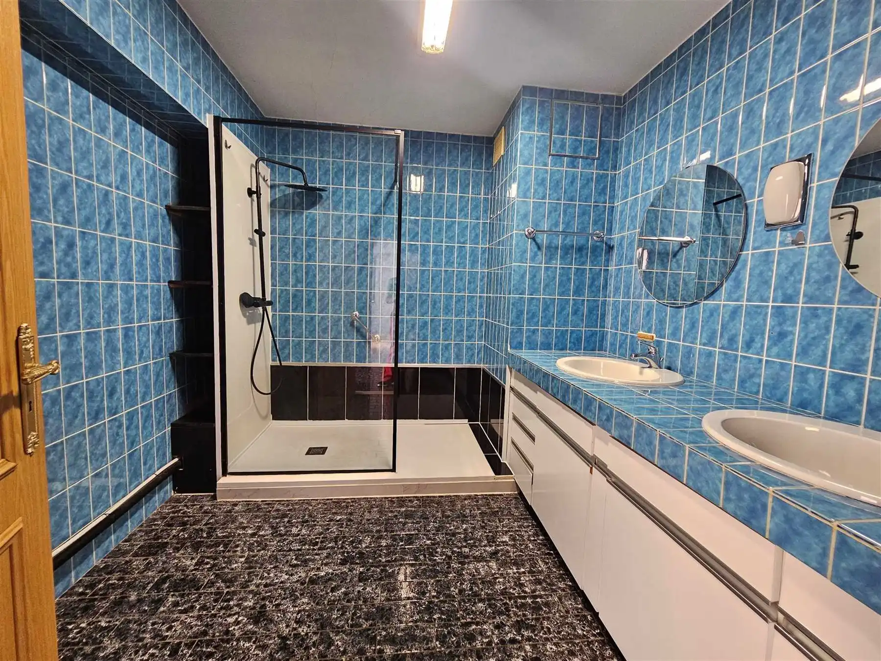 Zeer ruim appartement !!! foto 12