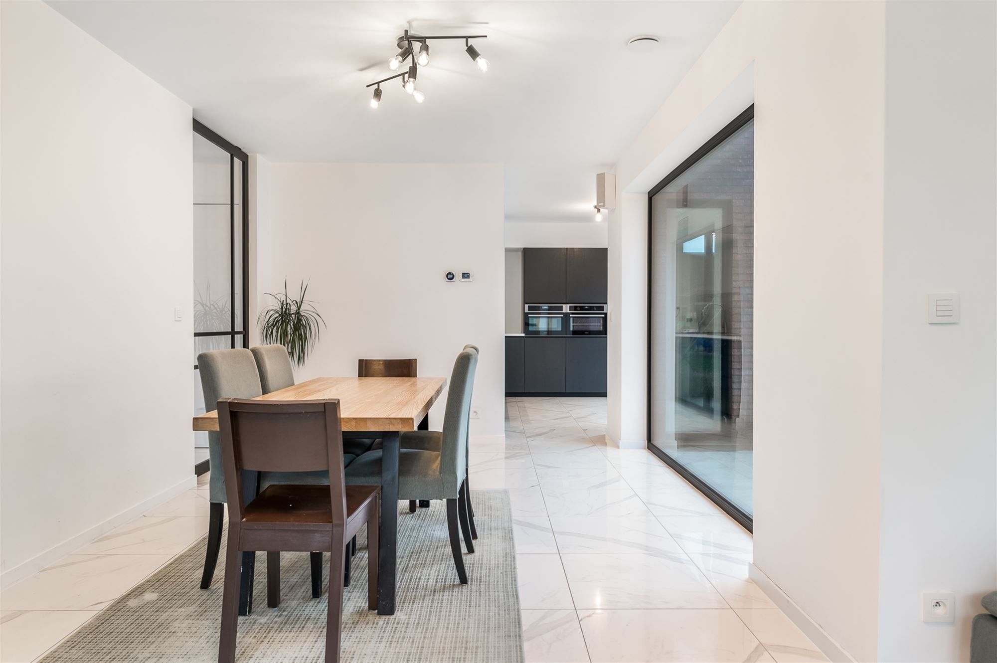 RECENTE, RUIME, ENERGIEZUINIGE WONING MET MOGELIJKHEID TOT APPARTEMENT OP ZOLDERVERDIEPING foto 7