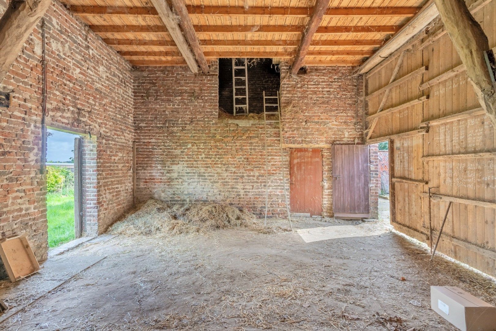 Te renoveren hoeve op een prachtige perceel van 23a 05ca, met weids zicht op de achtergelegen boomgaarden foto 20