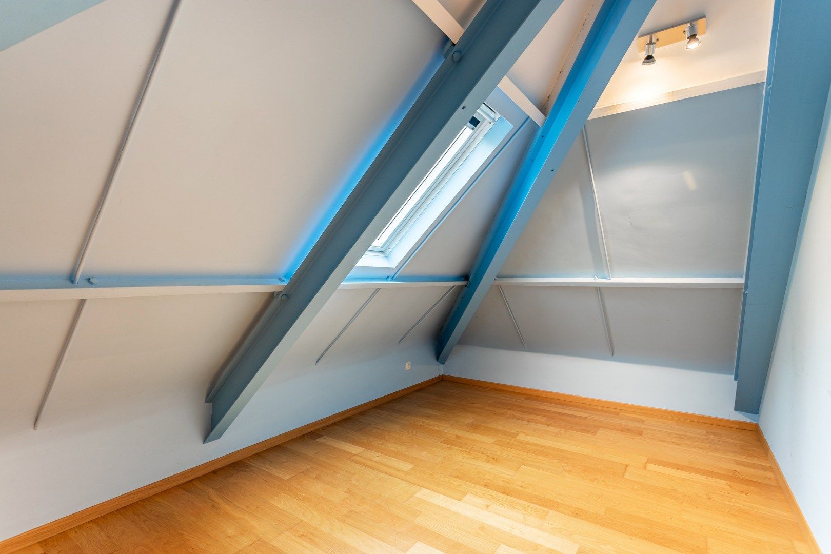 Uniek gelegen 1-slpk-appartement met garage in het Kluisbos foto 8