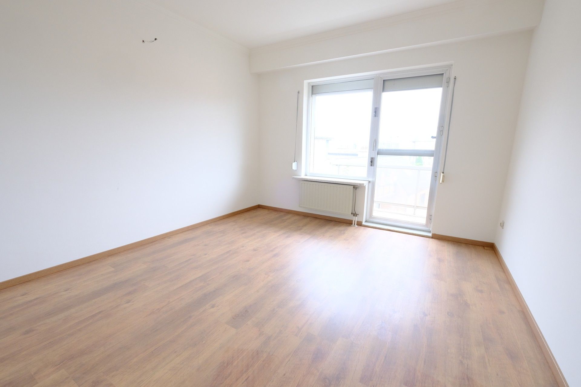 Ruim appartement in centrum Hasselt met 3 slaapkamers, garage en terras met uitzicht op de kanaalkom foto 9
