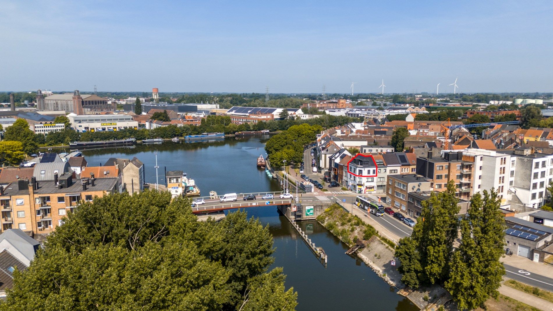 Gerenoveerd duplex appartement op hippe locatie foto 14