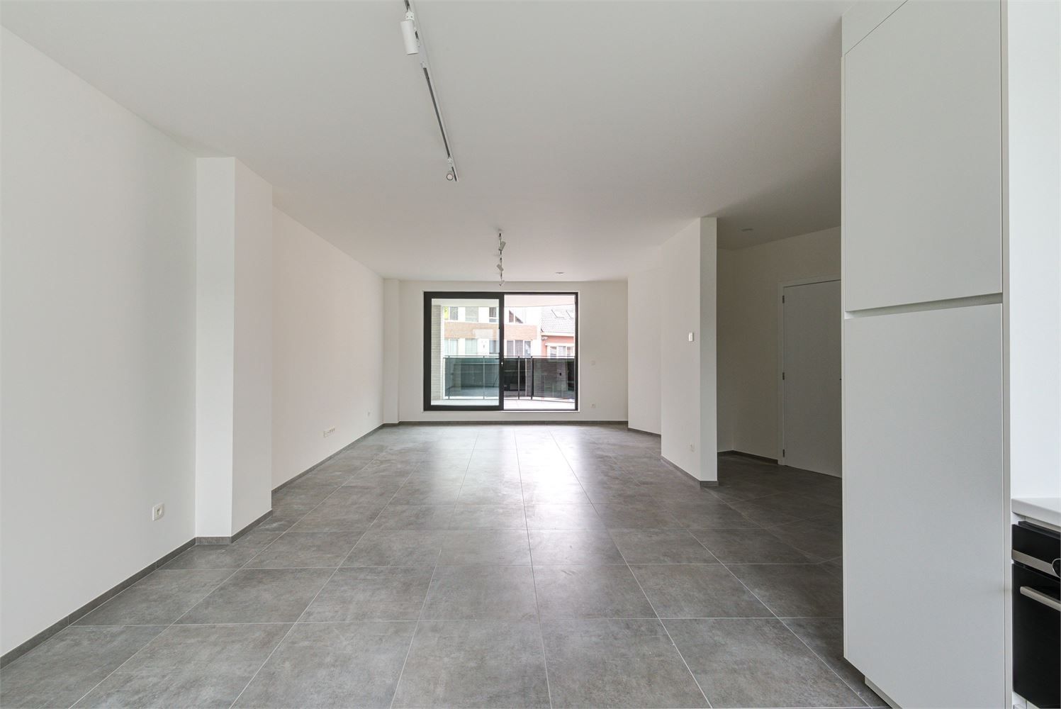 RECENT APPARTEMENT (116M²) MET 2 SLAAPKAMERS GELEGEN IN HET CENTRUM VAN BILZEN foto 4