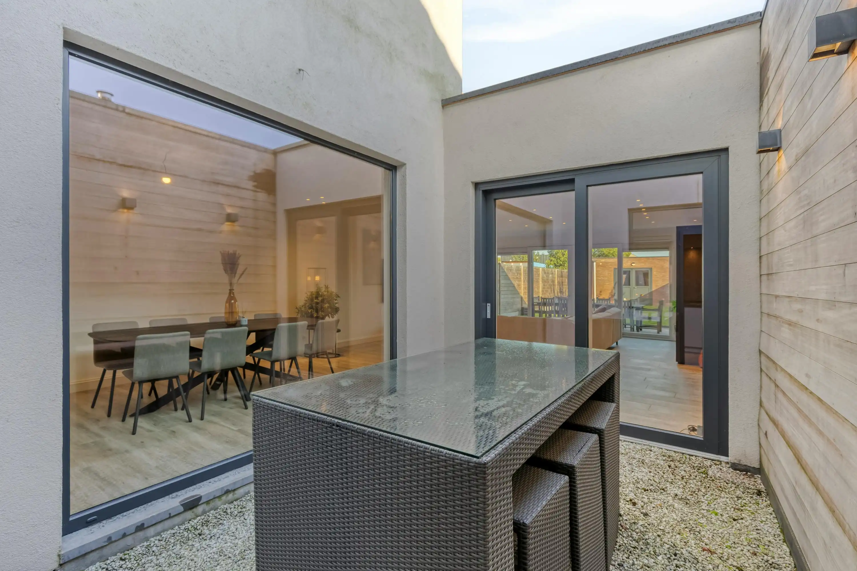 Volledig gerenoveerde woning met garage te koop in Wevelgem!  foto 12