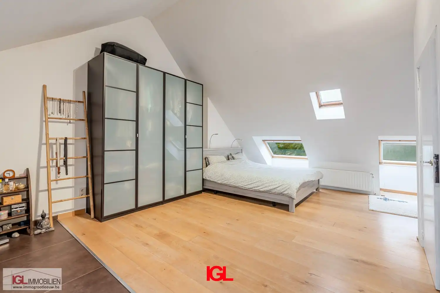 Gesloten bebouwing met 4 slaapkamers te koop in Sint-Pieters-Leeuw foto 14