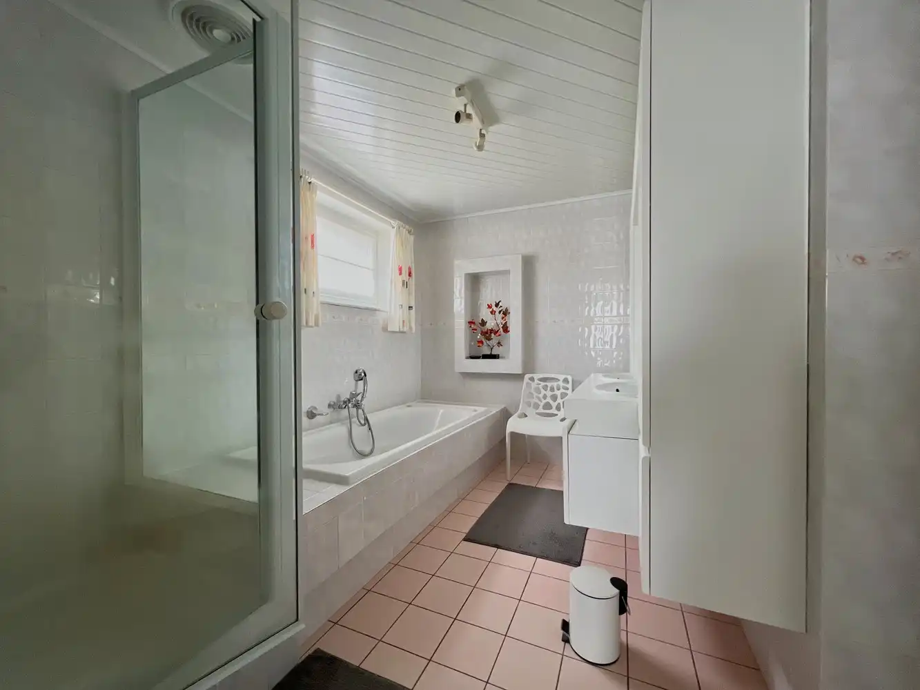 Topper! Ruime gezinswoning op 1640m² met garage! foto 10