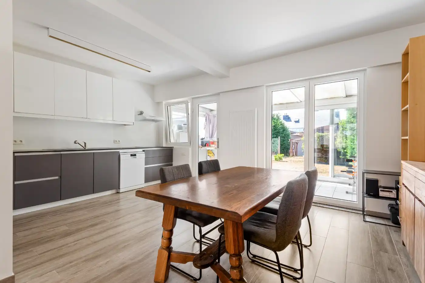 Gerenoveerde gezinswoning met 3 à 4 slpk., veranda en tuin foto 9