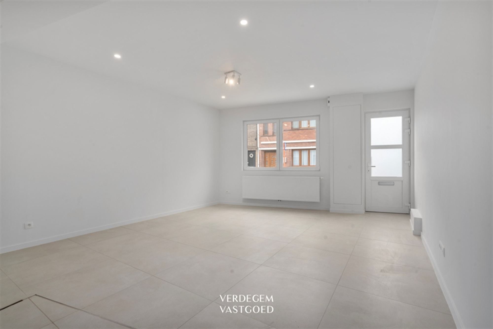 Volledig gerenoveerde woning met 3 slaapkamers, EPC A en buitenplek foto 5