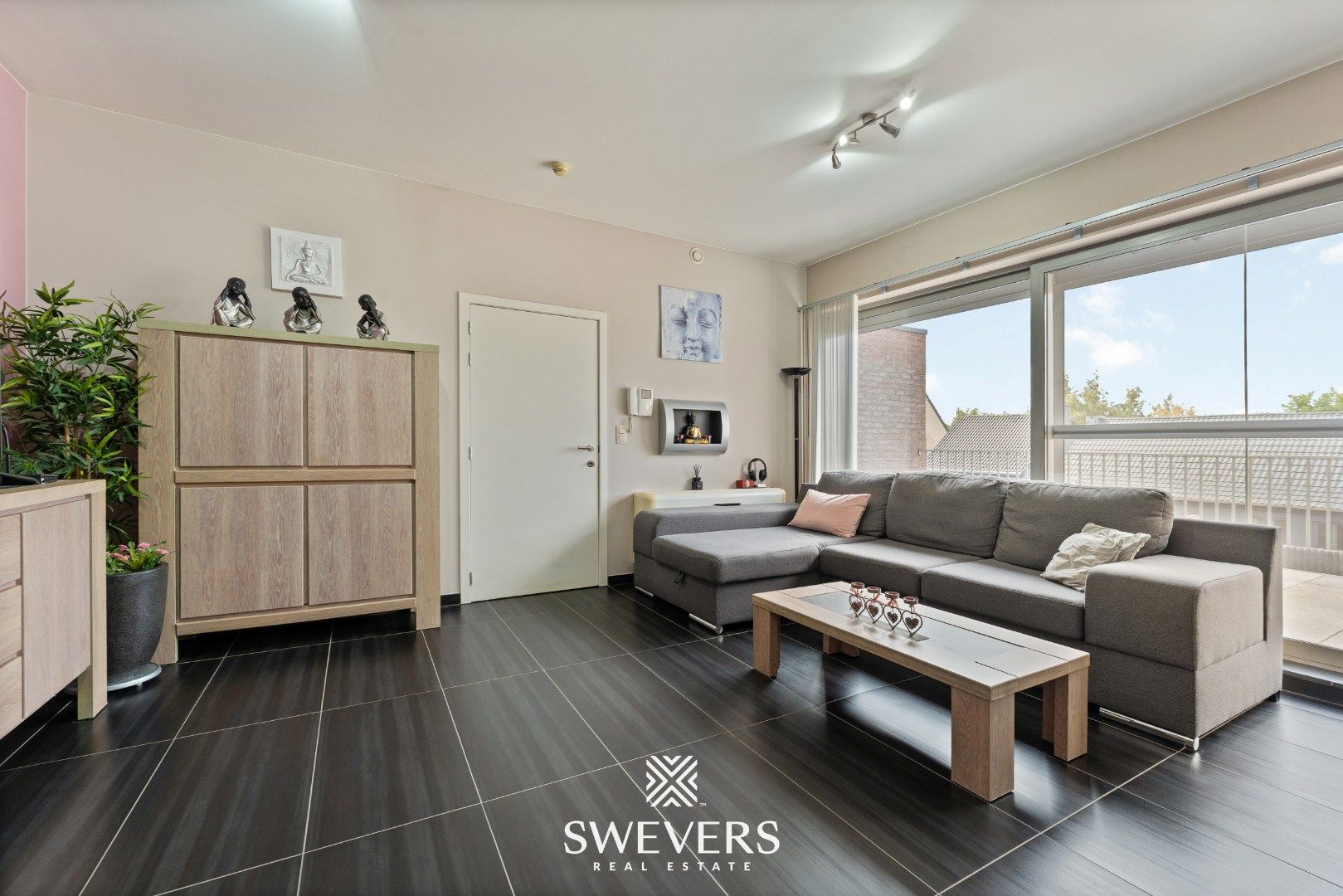 Ruim appartement van 134m² met groot terras te Zonhoven foto 3