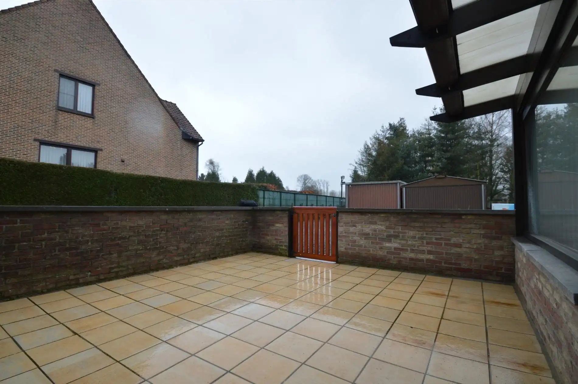 Degelijk en netjes gerenoveerd gelijkvloersappartement met 2 slaapkamers, terras en garage foto 19