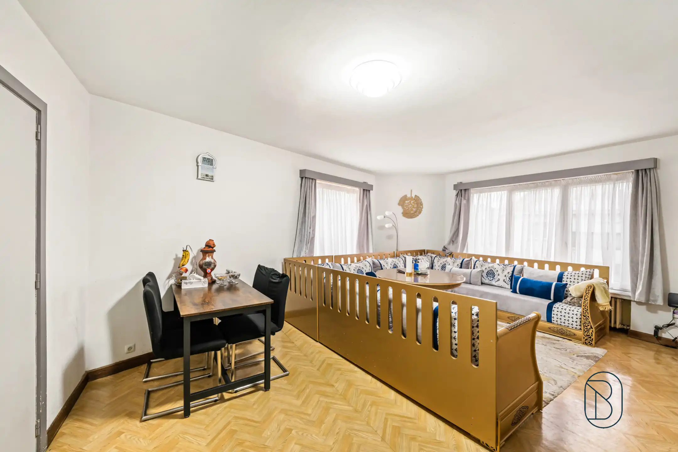 Topgelegen opbrengsteigendom: 3 appartementen en 3 garages foto 6