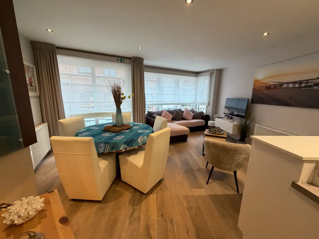 Instapklaar twee slaapkamer appartement op een uitstekende locatie foto {{pictureIndex}}