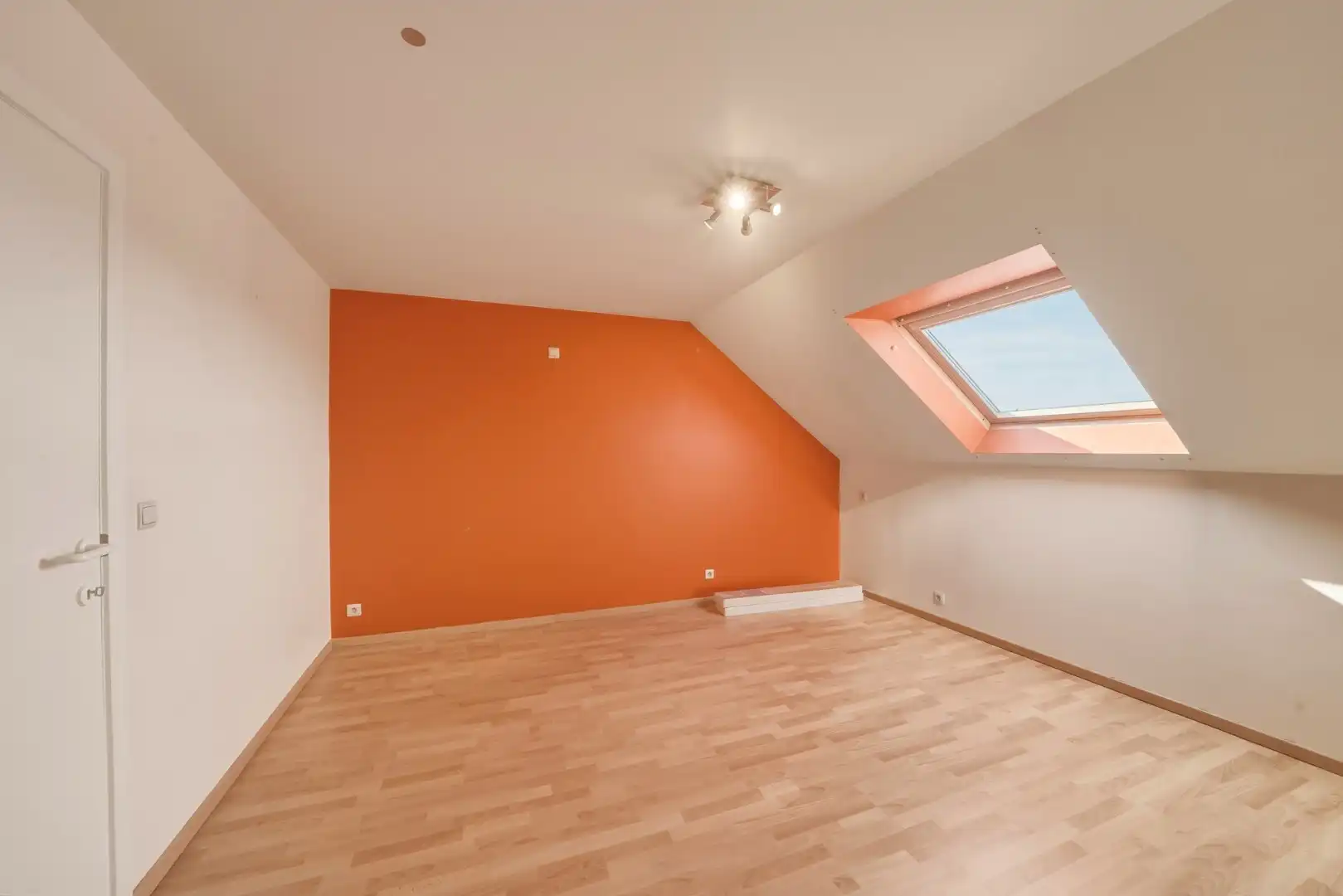 Instapklare energiezuinige woning met 4 slaapkamers, zonnige tuin en garage in Ettelgem foto 19