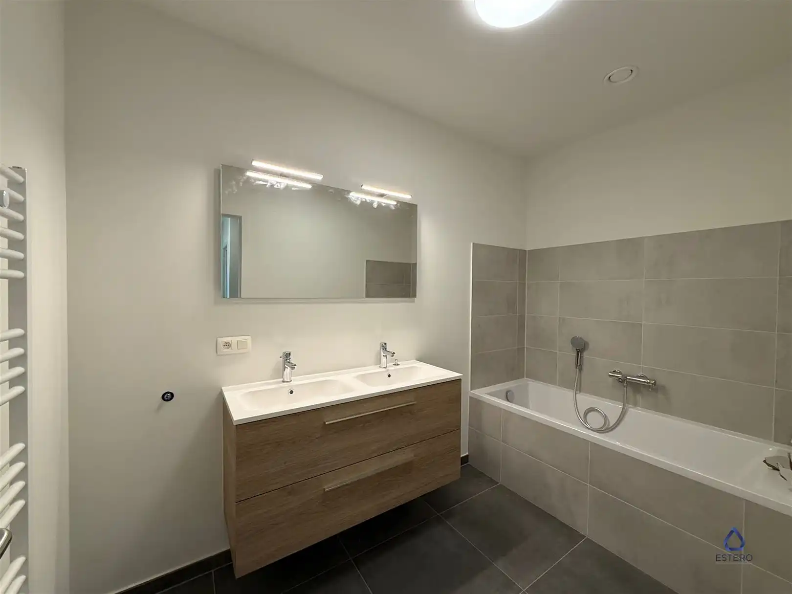 Nieuw duplexappartement met dubbel terras en garage foto 26