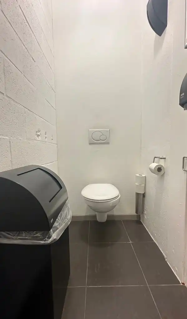 Commercieel gelegen kantoor te huur aan R4 in Mariakerke (Gent) foto 13