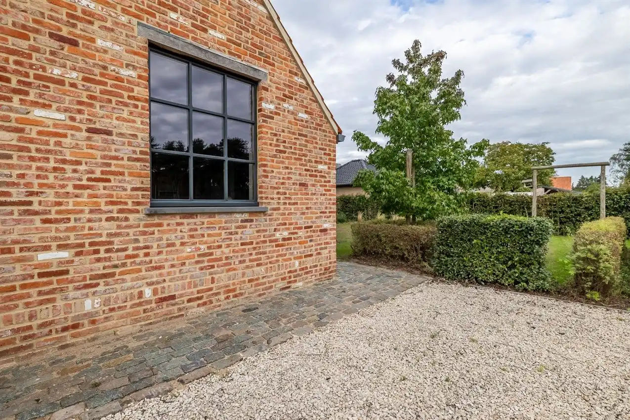 Instapklare, verrassend ruimle woning in landelijke omgeving foto 53
