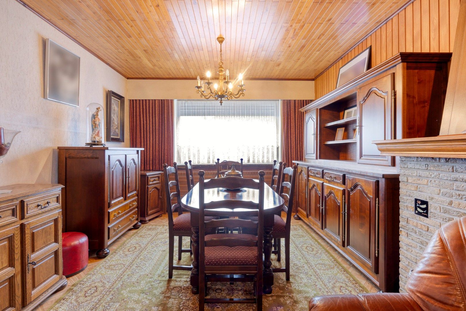 Rustig gelegen te renoveren woning op een mooi perceel van 13 are. foto 5