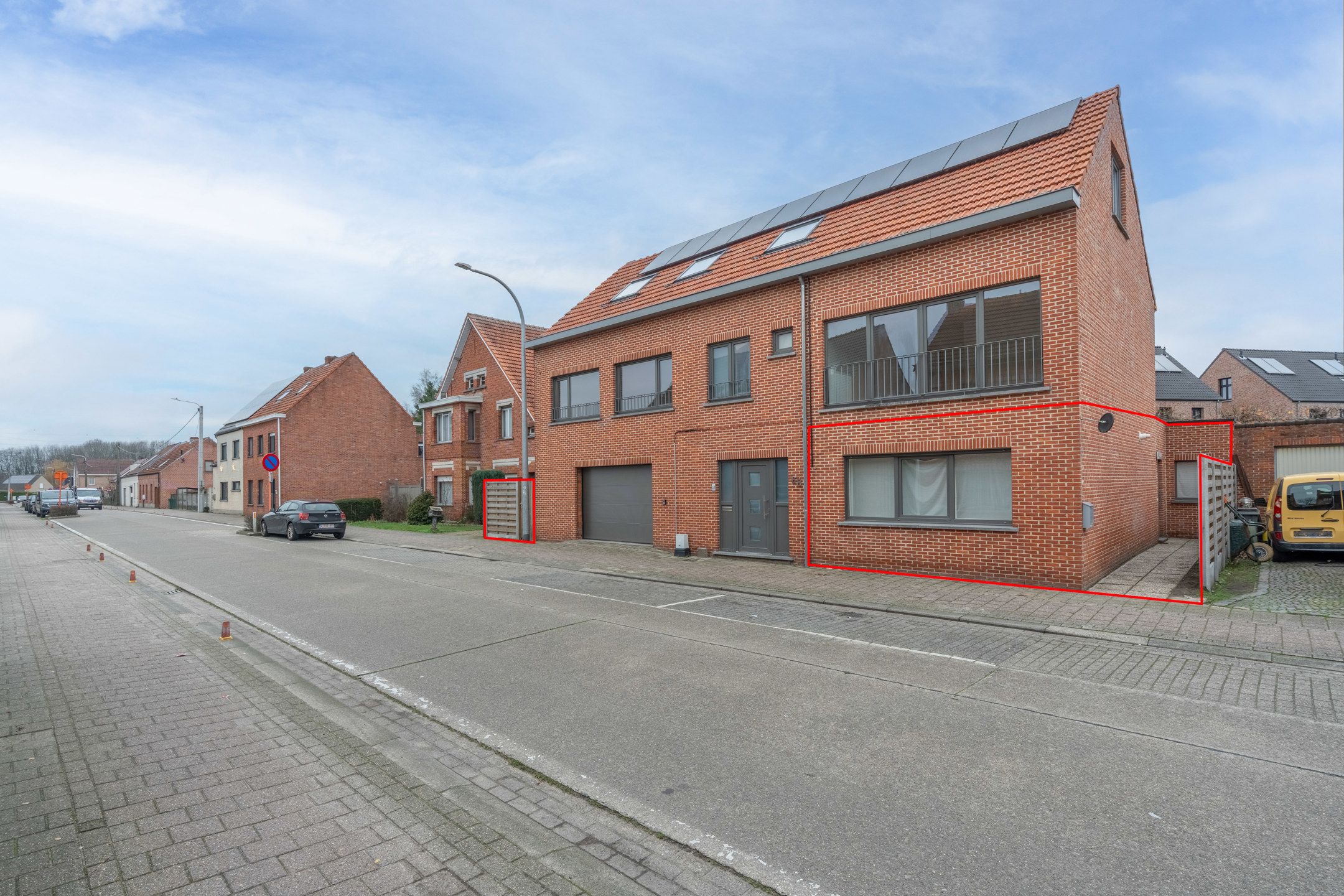 Gelijkvloers 1-2 slpk app met tuintje vlakbij centrum Beerse foto {{pictureIndex}}