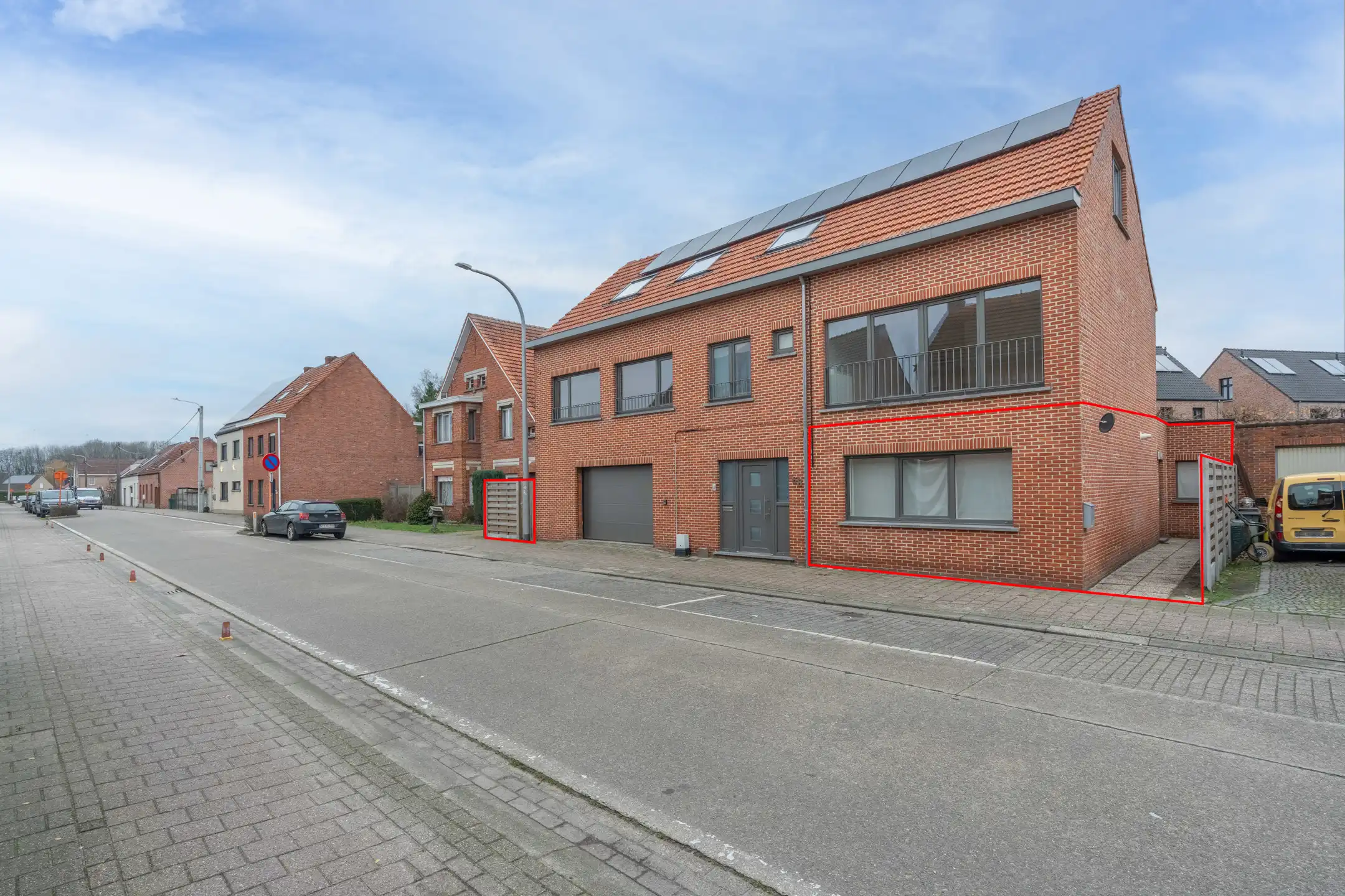 Gelijkvloers 1-2 slpk app met tuintje vlakbij centrum Beerse foto {{pictureIndex}}